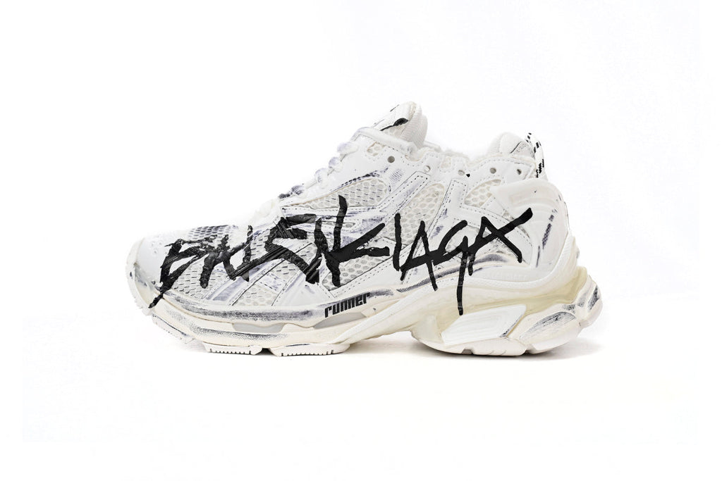 Balenciaga Runner Graffiti White 677402W3RBQ9010