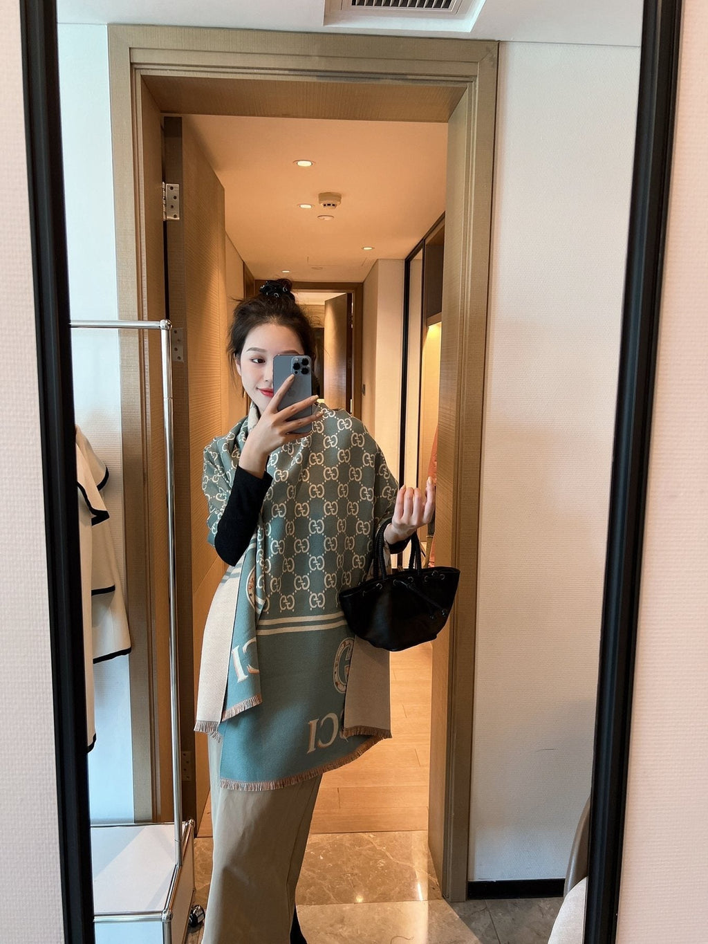 Gucci Jacquard Logo Scarf